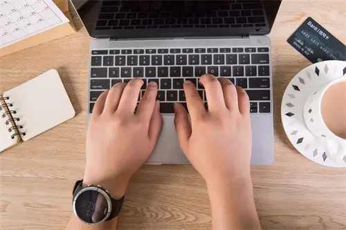 绯闻相同含义的女