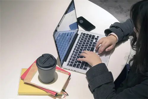 璀璨为主题的含义